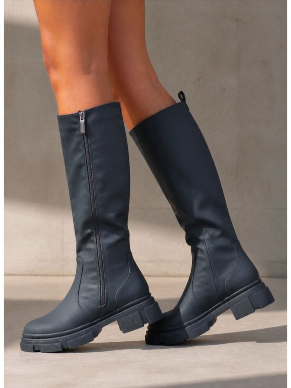 Chunky Sole Knee-High Black Boots With Side Zipper For Women